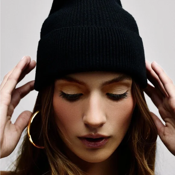 NWT Jennifer Fisher Beanie Black - Picture 4 of 4